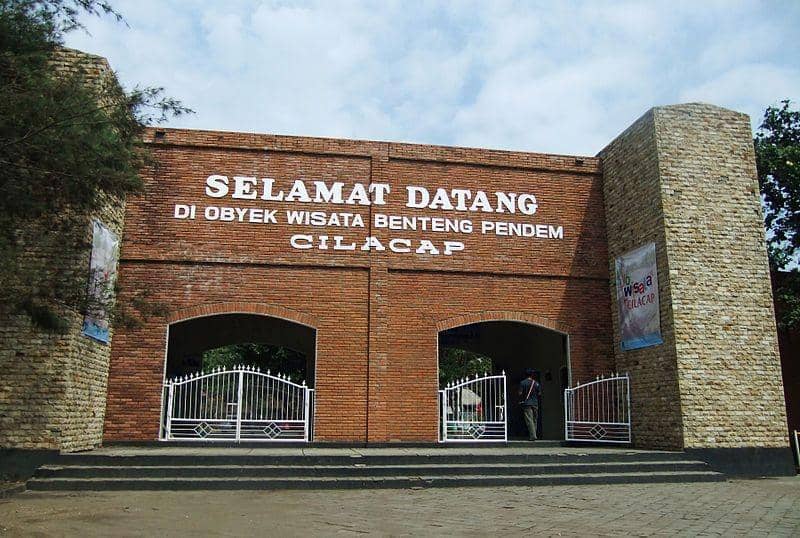 Moazzam Tour & Travel: Jembatan Keindahan Cilacap yang Tak Terlupakan